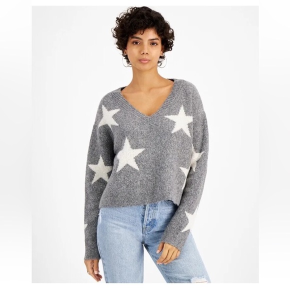 Hippie Rose Sweaters - Hippie Rose Star-Print Long Sleeve V-Neck Sweater Grey Size Small Oversized